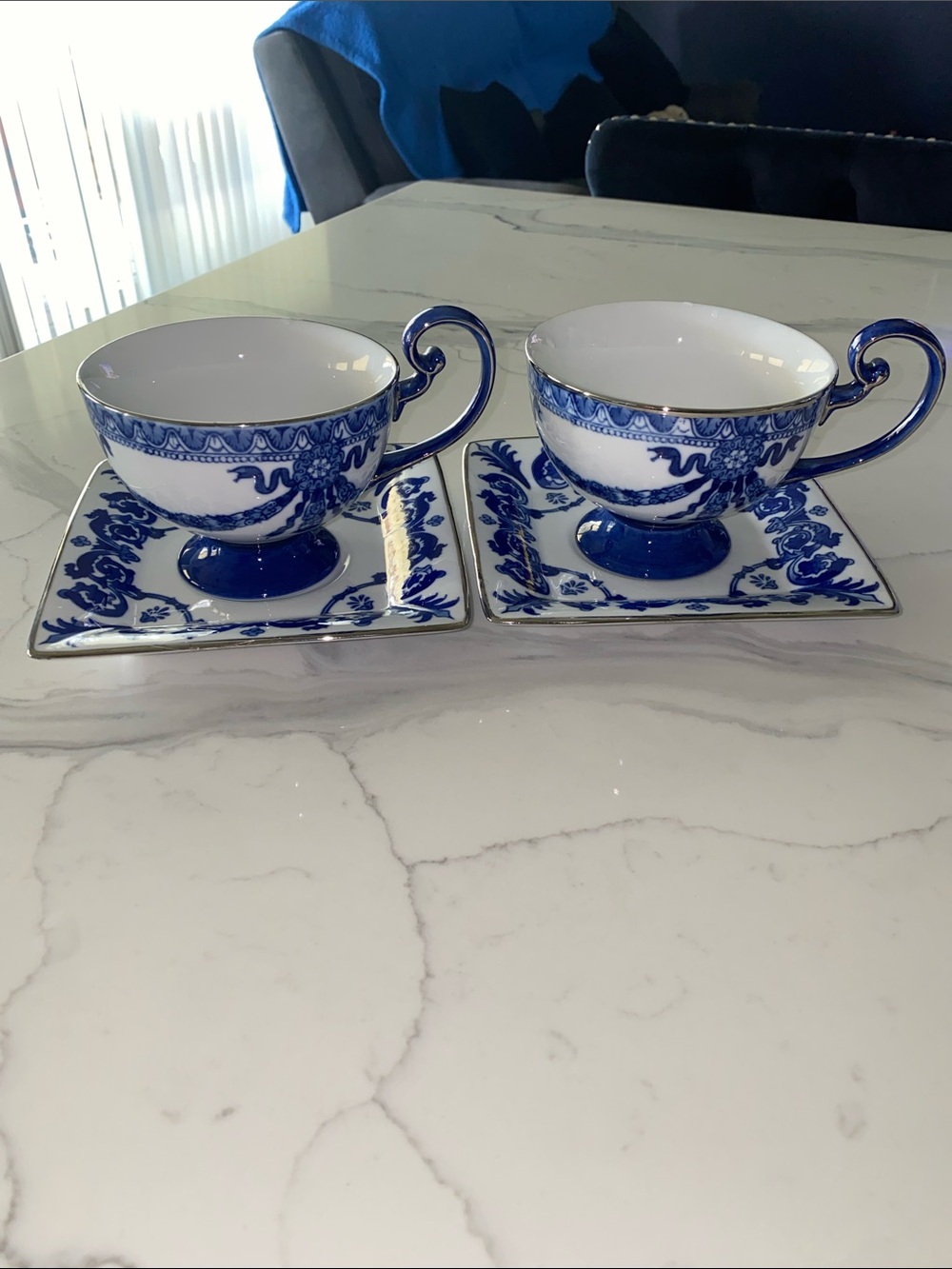 Vintage Bombay Company Chinoiserie blue & white porcelain footed Cups with sauce